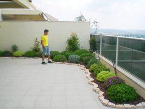 Read more about the article שמונה שיטות לבניית גינות גג ומחירים משוערים